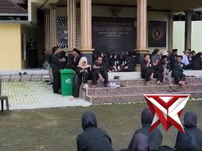 Pam giat UKT sabuk siswa PSHT ranting Poncol - PoliceTube