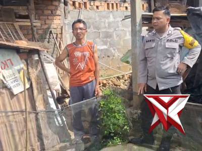 BHABINKAMTIBMAS KEL.BURUNG DINANG MELAKSANAKAN MONITORING PERKARANGAN BERGIZI WARGA BINAAN - PoliceTube