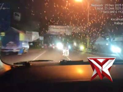 Blue light on the Night - PoliceTube