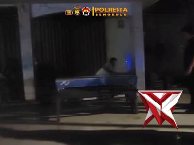 Polsek Ratu Samban Ikuti Apel Siaga dan Tertibkan Warung Tuak Selama Ramadhan Personel Polsek Ratu - PoliceTube