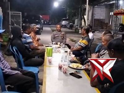 Bhabinkamtibmas Polsek Kedamean Intensifkan Sambang Warga Jaga Kondusifitas Ramadhan 2026 - PoliceTube