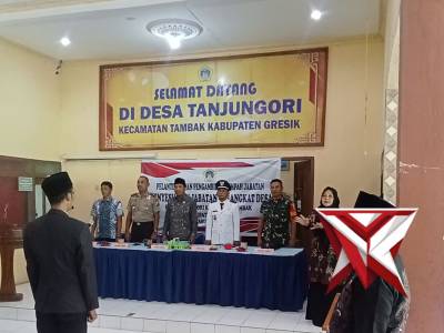 Kapolsek tambak menghadiri pelantikan perangkat des - PoliceTube