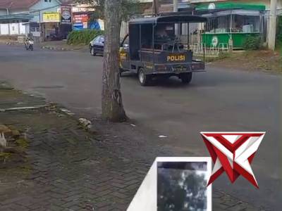 Sigap dan cepat, personel Polsek Panekan mendatangi TKP kecelakaan lalu lintas di Jalan Raya Milanga - PoliceTube