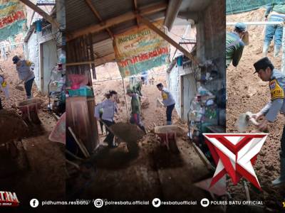 PEMBERSIHAN MATERIAL LONGSOR