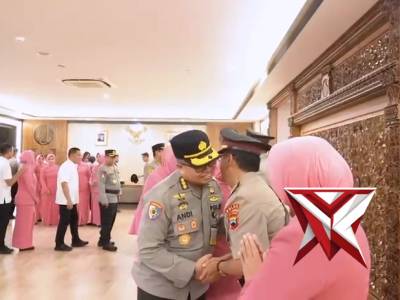 Upacara serah terima Jabatan Karorena dan Kabid TIK Polda Jateng.