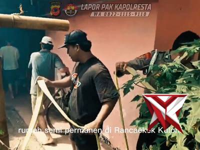RESPON CEPAT POLSEK RANCAEKEK POLRESTA BANDUNG MENANGGAPI ADANYA KEBAKARAN - PoliceTube