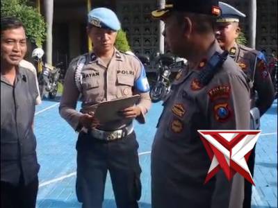 Apel pagi Polres Pacitan dilanjutkan dengan kegiatan pemeriksaan sikap tampang dan kelengkapan diri - PoliceTube