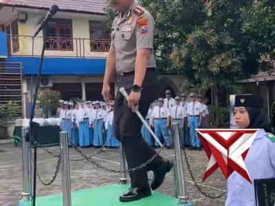 Police Goes to School? - PoliceTube