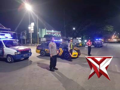 Polsek Krian Gelar Patroli Kota Presisi Blue Light Antisipasi 3C dan Balap Liar - PoliceTube