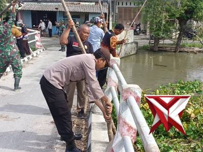 POLSEK GLAGAH PATROLI BENCANA ALAM - PoliceTube