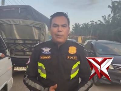 Live Report Terjadi kemacetan arus lalu lintas di KM 49 - PoliceTube