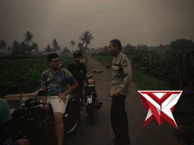 Persempit Ruang Kejahatan, Polsek Tumpang patroli Kewilayahan di Perkampungan. - PoliceTube