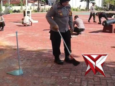 Kurve dilingkungan Mapolres Sumenep - PoliceTube