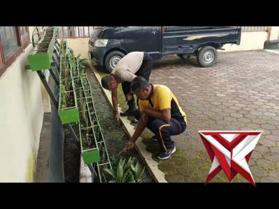 Kerja Bakti Ramadhan Anggota Polsek Sempol