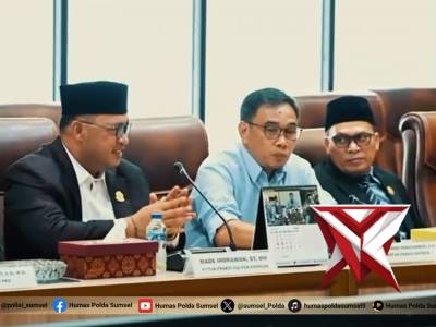 Kapolda Sumsel Laksanakan Lawatan Kerja dan Silaturahmi ke Ketua DPRD Provinsi Sumatera Selatan

PAL