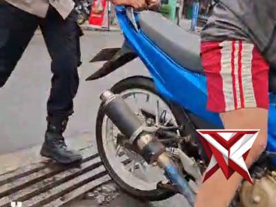 Polsek Bojongsoang melaksanakan operasi penertiban penggunaan knalpot tidak sesuai spesifikasi - PoliceTube