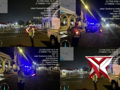 Edukasi dan Aksi Sosial, Satlantas Polresta Bengkulu Bagikan Takjil kepada Pengendara - PoliceTube