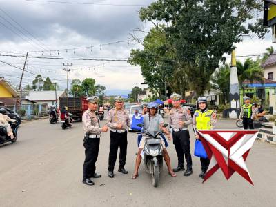 POLRES PAGAR ALAM BERBAGI TAKJIL - PoliceTube
