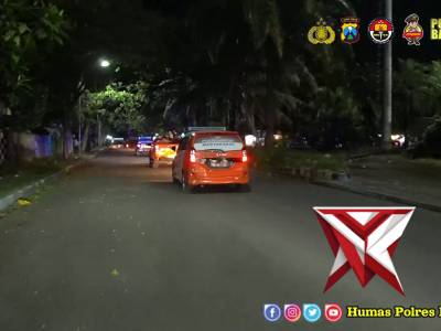 Sat Samapta Polres Bangkalan melaksanakan patroli malam dalam rangka menjaga situasi kamtibmas yang - PoliceTube