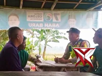 Anggota Polsek Alian melaksanakan giat patroli dialogis antisipasi guantibmas diwilayah Kec Alian - PoliceTube