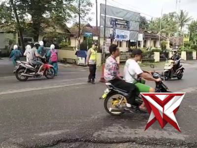 Polsek Karanganyar - PoliceTube