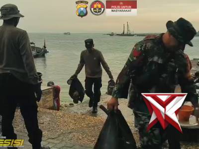 Bhakti sosial Polsek Talango Polres Sumenep - PoliceTube