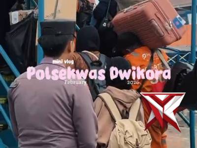 Polsek Pelabuhan Dwikora Pontianak Hadir do Setiap Kedatangan dan Keberangkatan Kapal - PoliceTube