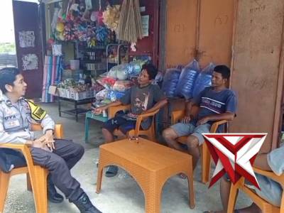 Bhabinkamtibmas Desa Lala Sambangi Warga Binaan - PoliceTube