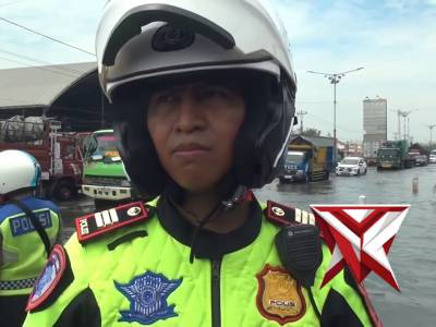 Kapolres Demak: Keselamatan Masyarakat Jadi Prioritas di Tengah Banjir Sayung - PoliceTube