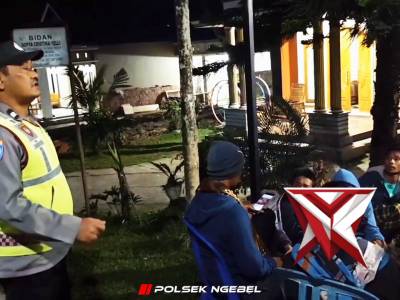 Patroli Siskamling Polsek Ngebel polres Ponorogo - PoliceTube