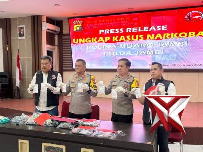 Press Release ungkap Kasus Narkoba - PoliceTube