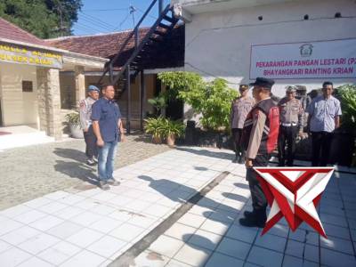 Apel Pagi Personel Polsek Krian Tingkatkan Kedisiplinan dan Kesiapsiagaan Anggota - PoliceTube