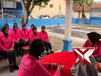 Pemeriksaan kesehatan berkala pengurus bhayangkari Wonogiri - PoliceTube