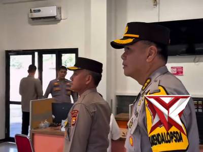 Wujudkan Pelayanan Responsif, Kapolda Bengkulu Pastikan SPKT dan Hotline 110 Siap Operasional - PoliceTube