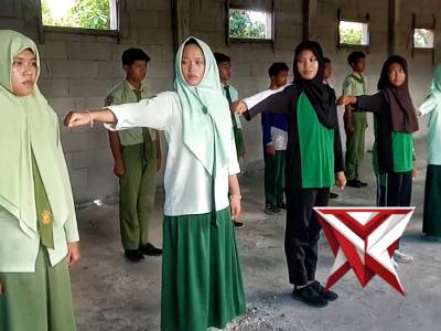 PELATIHAN PKS DI PONPES AL-MUKARROM SUMOROTO - PoliceTube