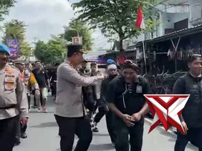 Kapolres Magetan memimpin langsung kegiatan pengamanan dalam rangka mengantisipasi pergerakan massa - PoliceTube