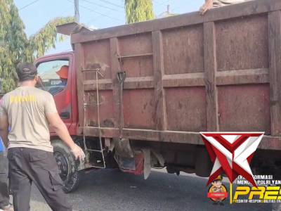 Gotong Royong Polsek Tualang - PoliceTube