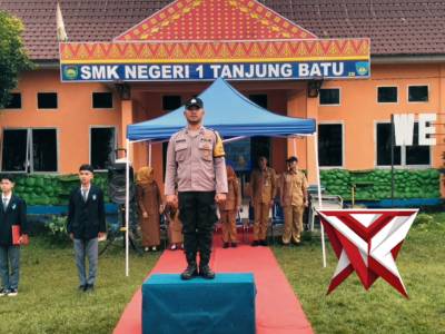 Personil Polsek Tanjung Batu Menjadi Inspektur Upacara - PoliceTube