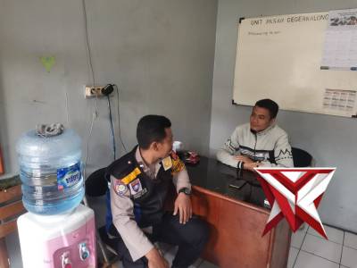 BHABINKAMTIBMAS KEL.GEGERKALONG POLSEK SUKASARI LAKUKAN GIAT SAMBANG DOOR TO DOOR SYSTEM - PoliceTube