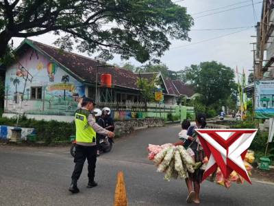 Sapa Pagi Anggota Polsek Jenangan