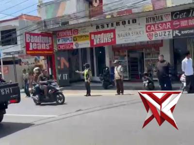 Turlalin jalan - PoliceTube