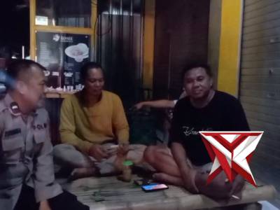 Sambang Malam Bhabin Polsek Ujungpangkah Sapa Warga - PoliceTube