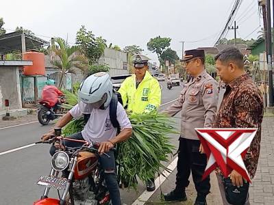 Polisi Penolong Polsek Turen Polres Malang - PoliceTube