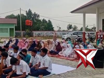 Kapolsek Bandar Sei Kijang Himbau Siswa SMPN 04 Melalui Program Police Go To School - PoliceTube