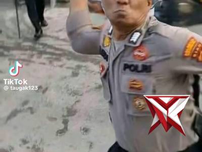 Inisial M disini Ada M jangan lari - PoliceTube