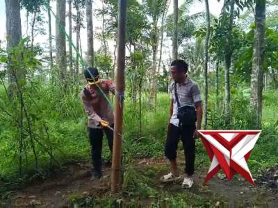 Pembongkaran tempat perjudian sabung ayam - PoliceTube