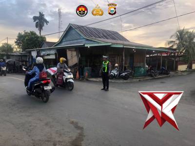 Gatur lalin sat lantas Polres Halmahera Timur - PoliceTube
