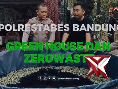 KEGIATAN KUNJUNGAN KAPOLDA JAWA BARAT KE BURUA SAE KURDI TIMUR - PoliceTube