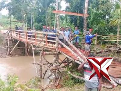 Polri Hadir! Jembatan Sementara Jadi Harapan Baru Warga Eweta Kabupaten Sumba Barat Daya