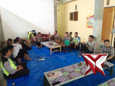 Guyub rukun anggota - PoliceTube